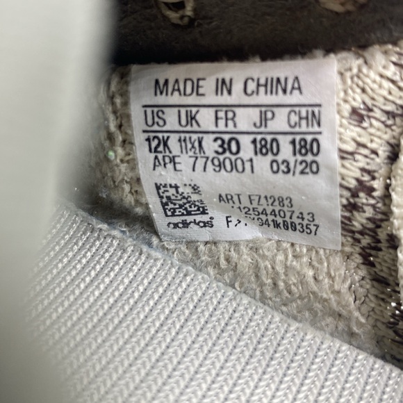 Little kids adidas YEEZY Size 12K - Picture 8 of 12